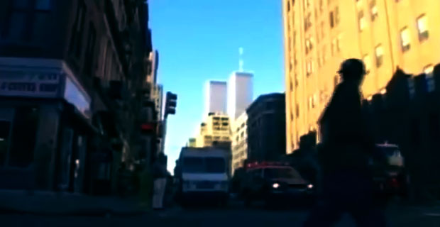 Uderzenie pierwszego samolotu w wieże WTC