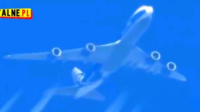 Boeing 747 w trakcie lotu 10 km nad ziemią