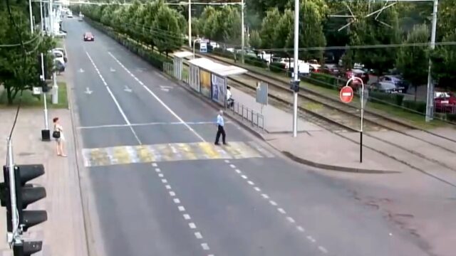 Anihilacja dzieciaka przebiegającego przez pasy