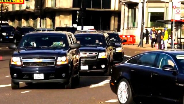 Przejazd kolumny Secret Service z Prezydentem USA Donaldem Trumpem